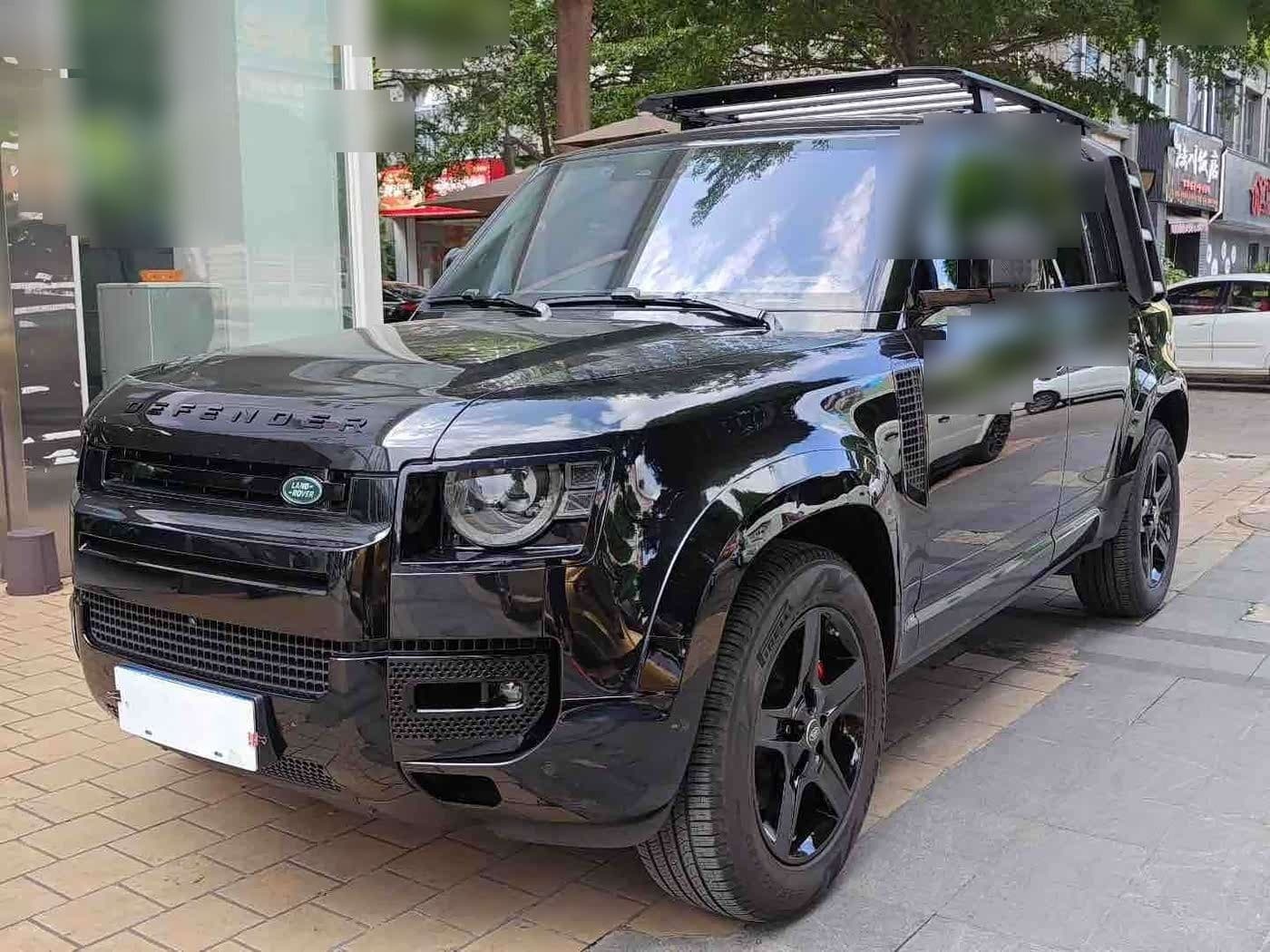 2024 Land Rover Defender front exterior