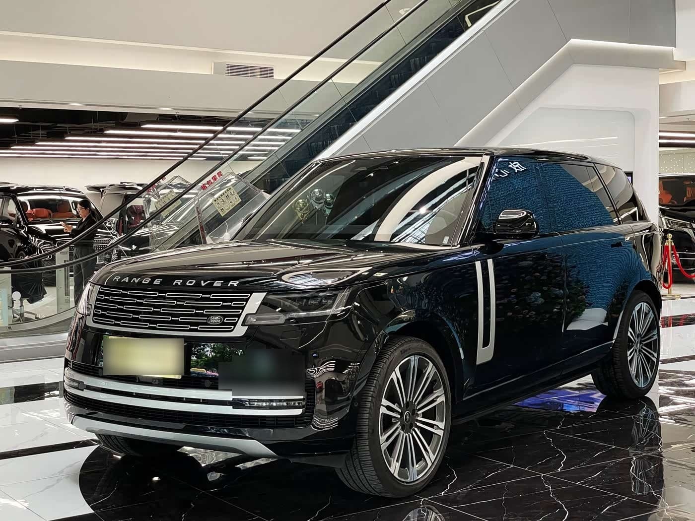 2024 Land Rover Range Rover front exterior