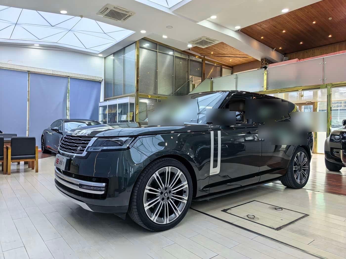 2022 Land Rover Range Rover front exterior