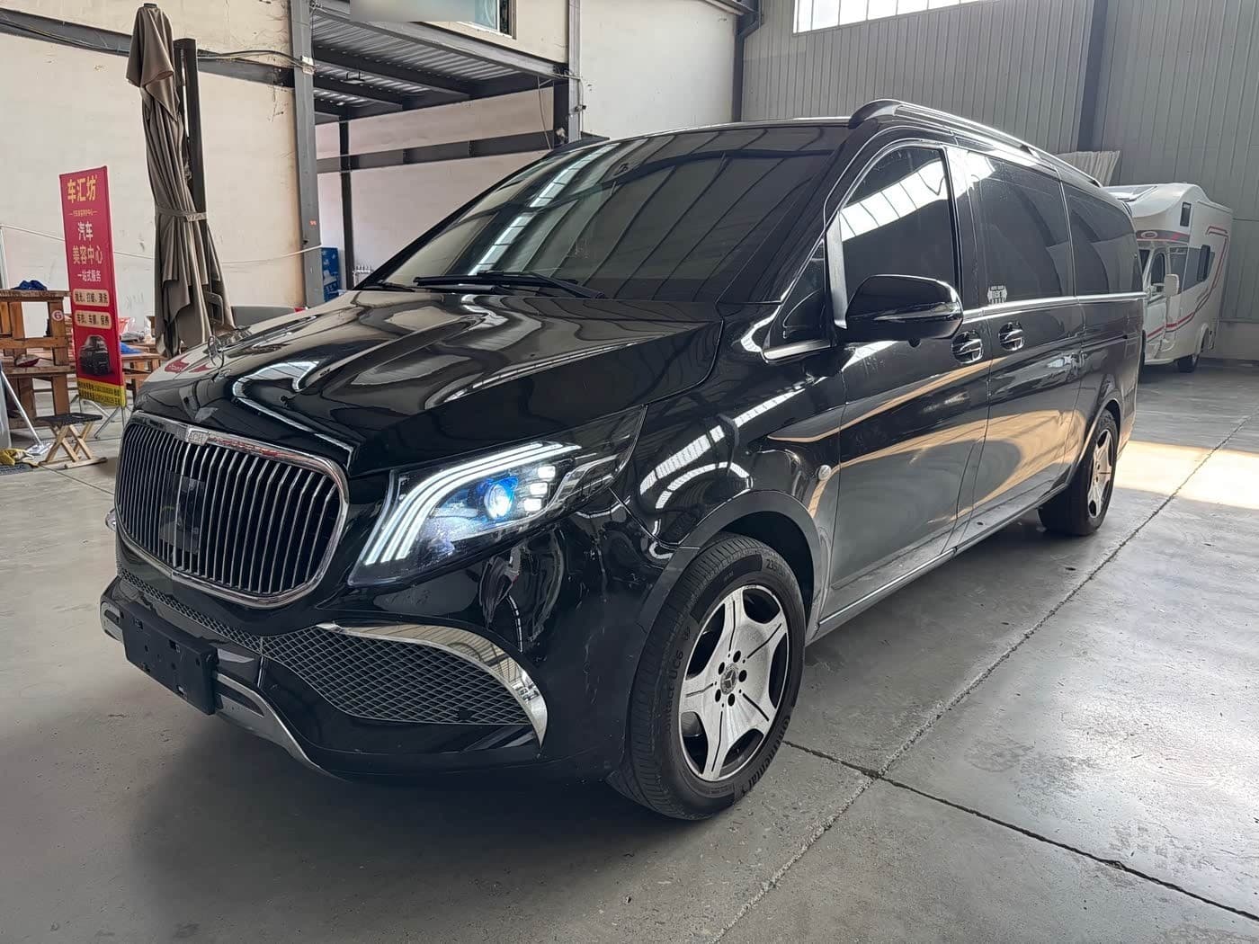 2023 Mercedes-Benz Vito front exterior