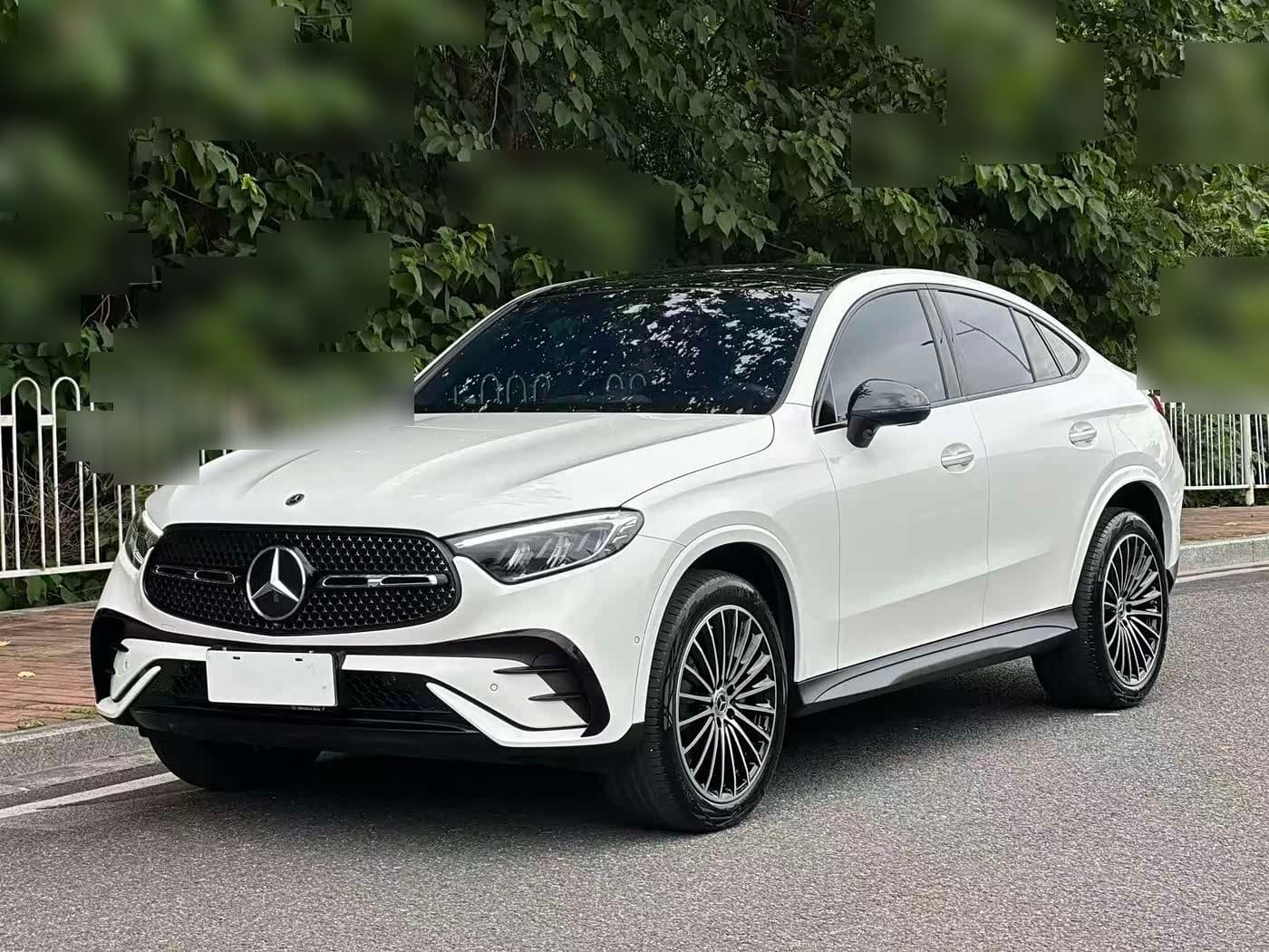 2024 Mercedes-Benz GLC Coupe front exterior