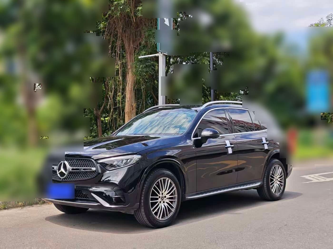 2024 Mercedes-Benz GLC front exterior
