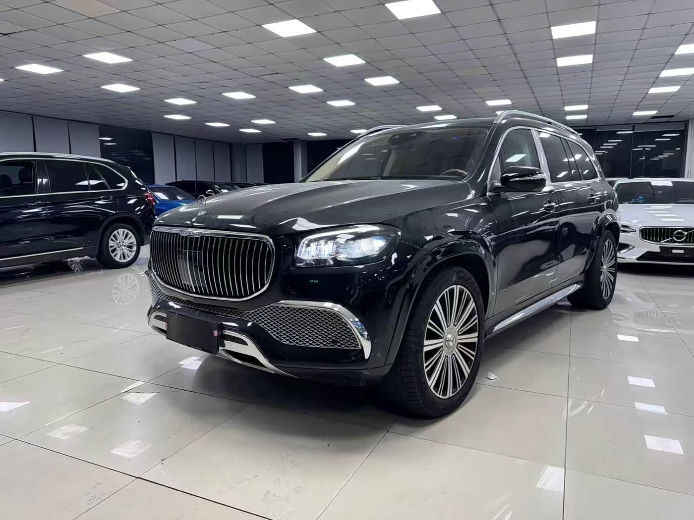 2022 Mercedes-Benz Maybach GLS front exterior