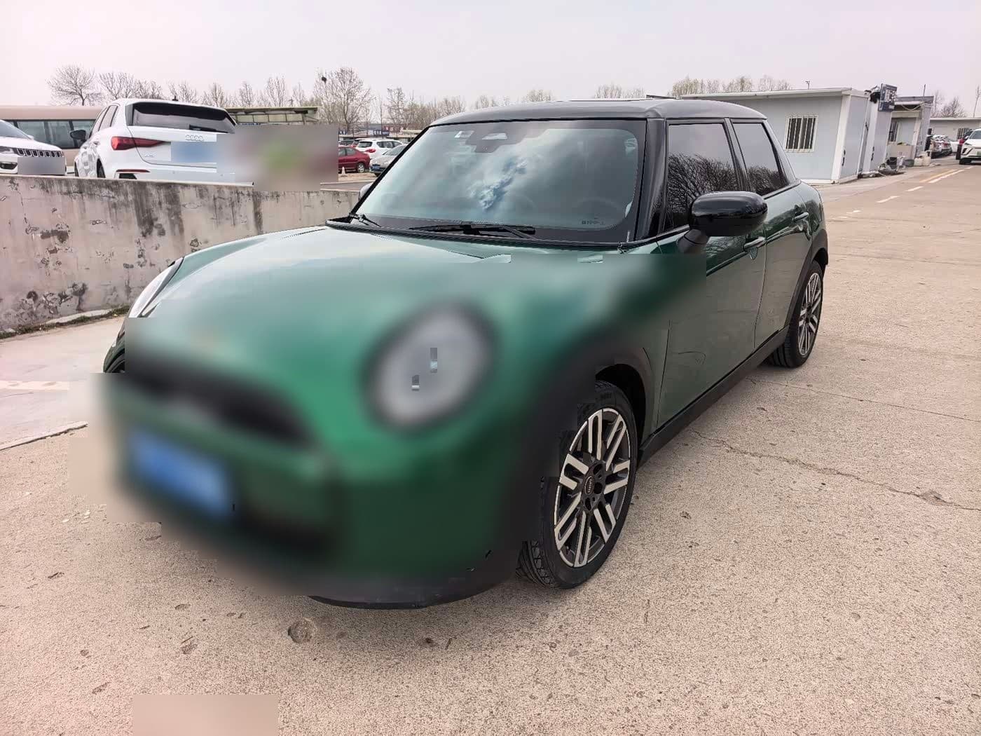 2024 MINI MINI front exterior