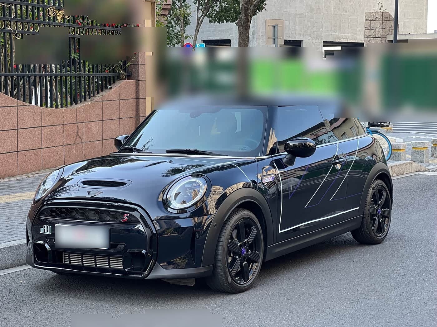 2023 MINI MINI front exterior