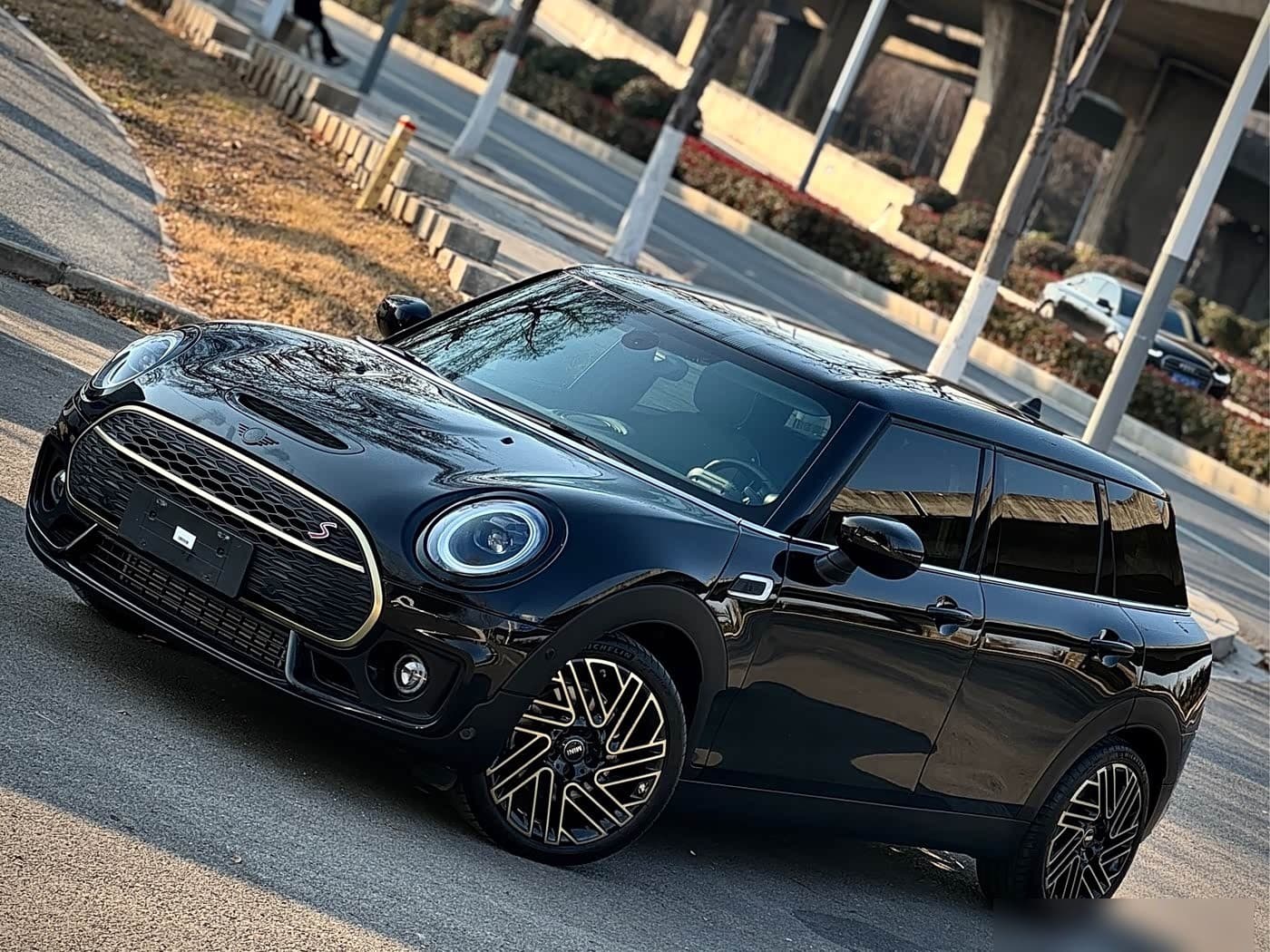 2022 MINI CLUBMAN front exterior