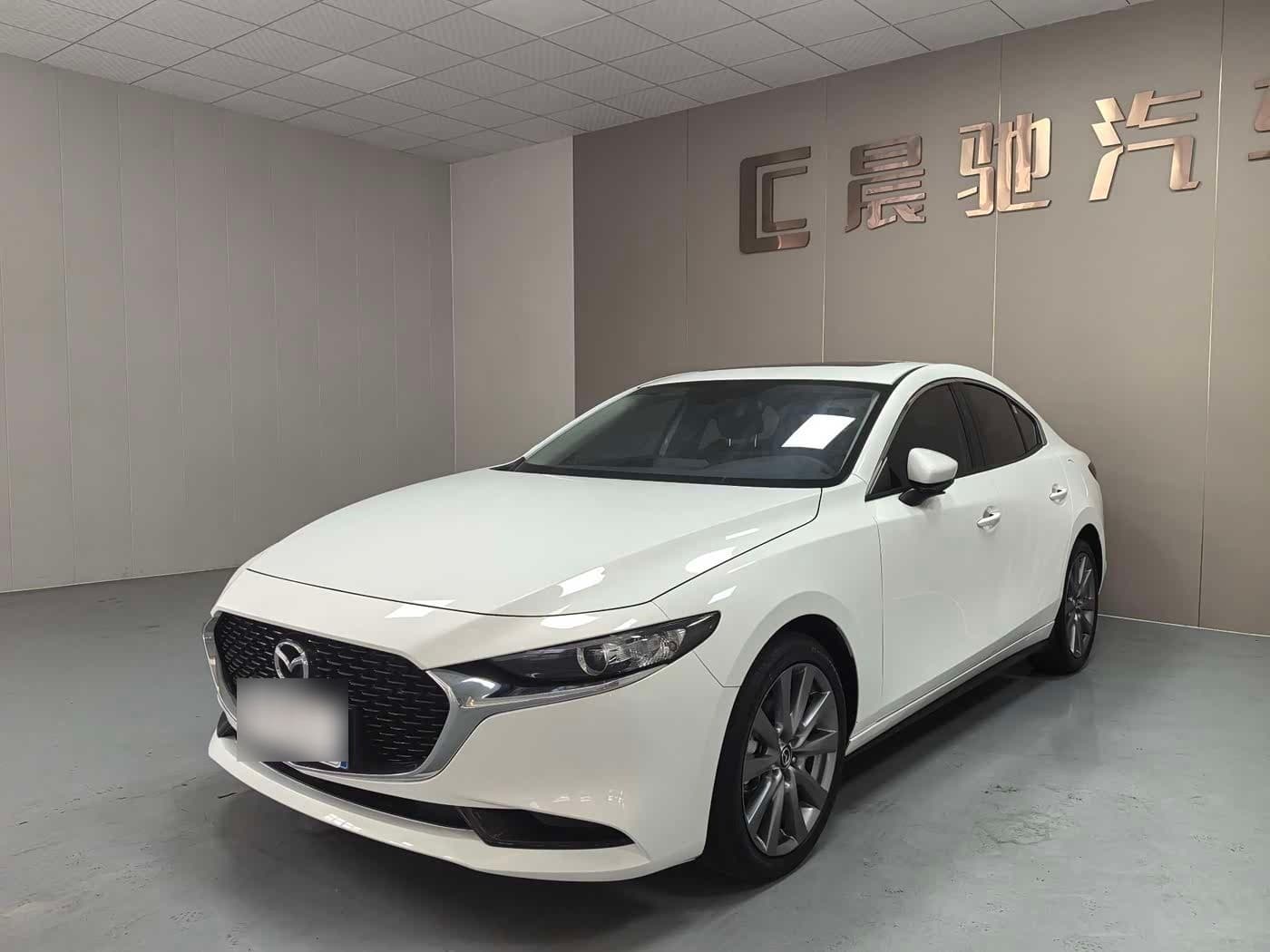 2025 Mazda Mazda3 Axela front exterior