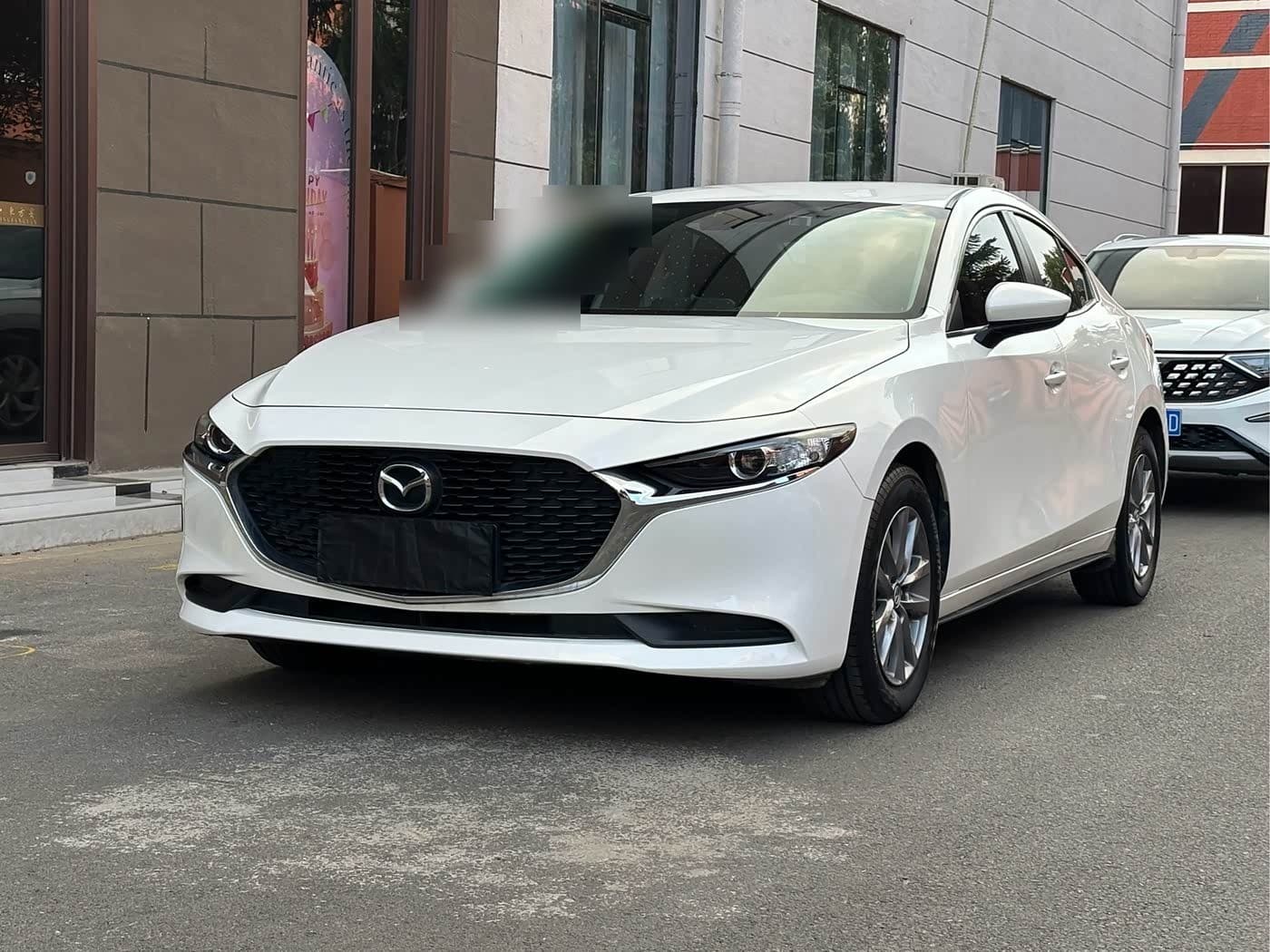 2022 Mazda Mazda3 Axela front exterior