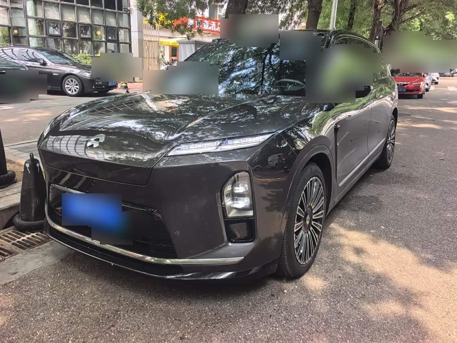2025 NIO ES8 front exterior