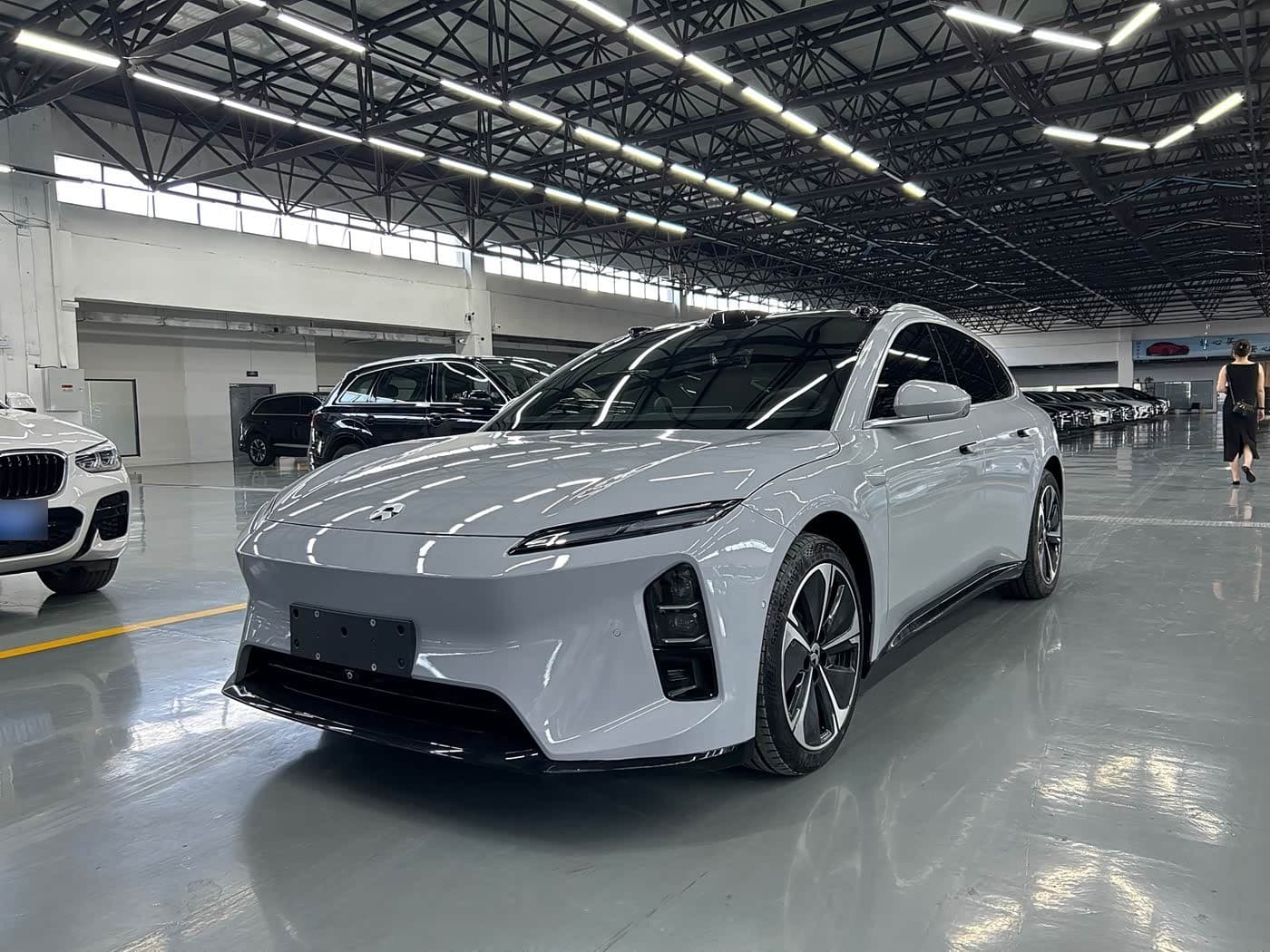 2025 NIO ET5T front exterior