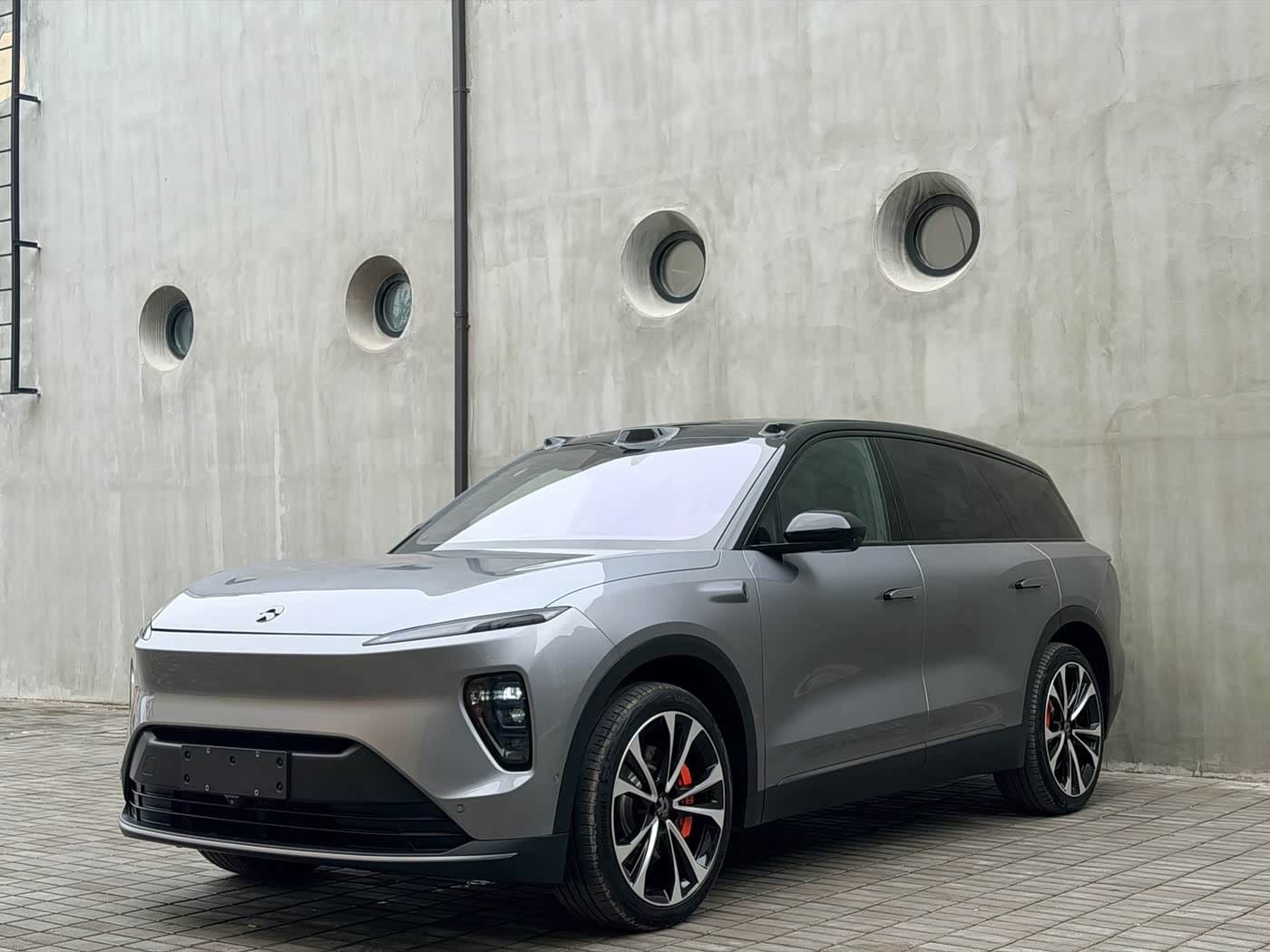 2024 NIO ES8 front exterior