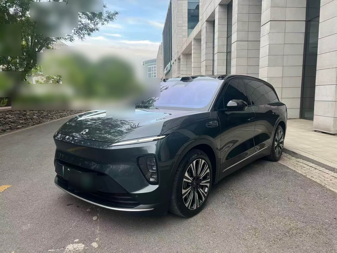 2024 NIO ES8 front exterior