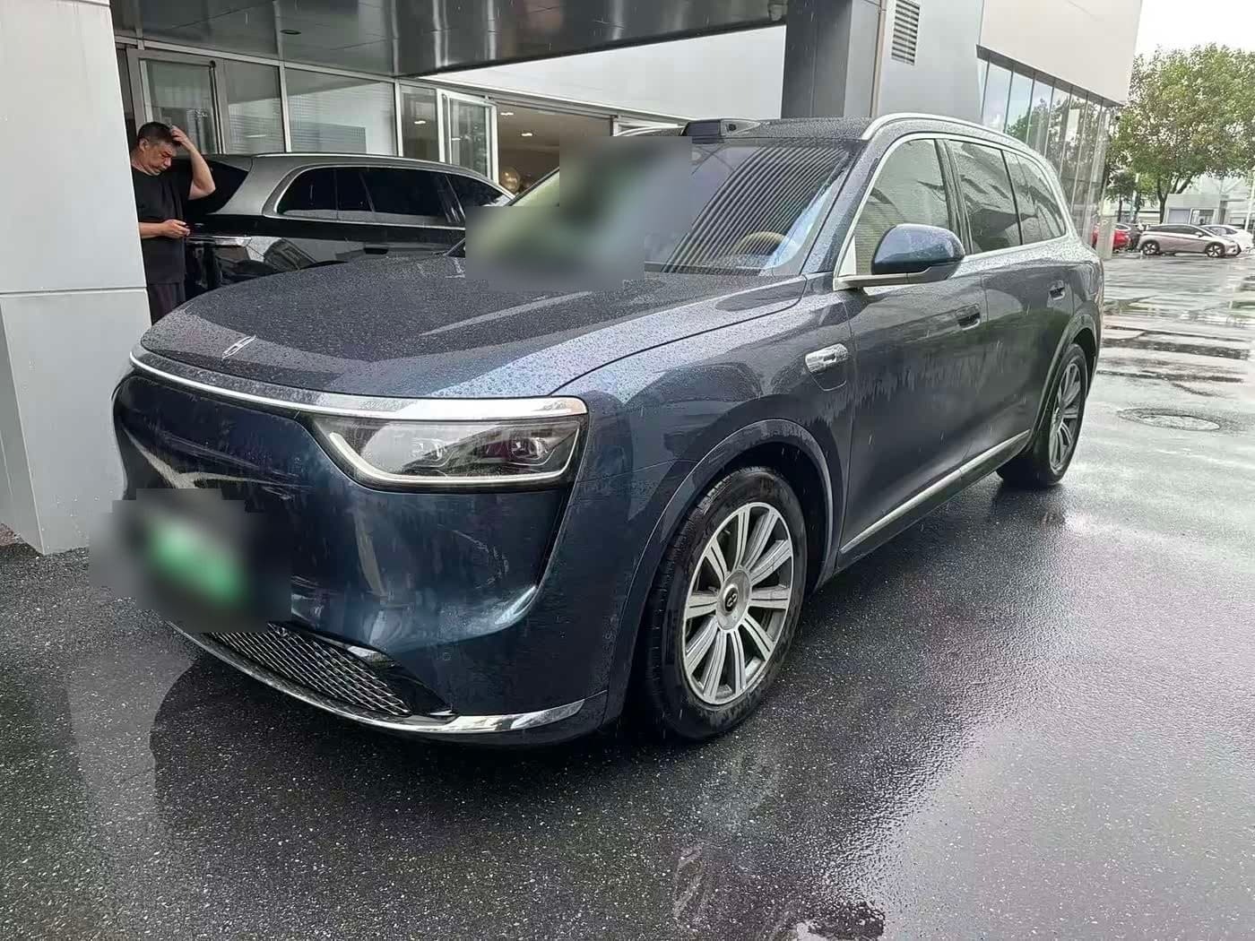 2025 AITO Wenjie AITO M8 front exterior
