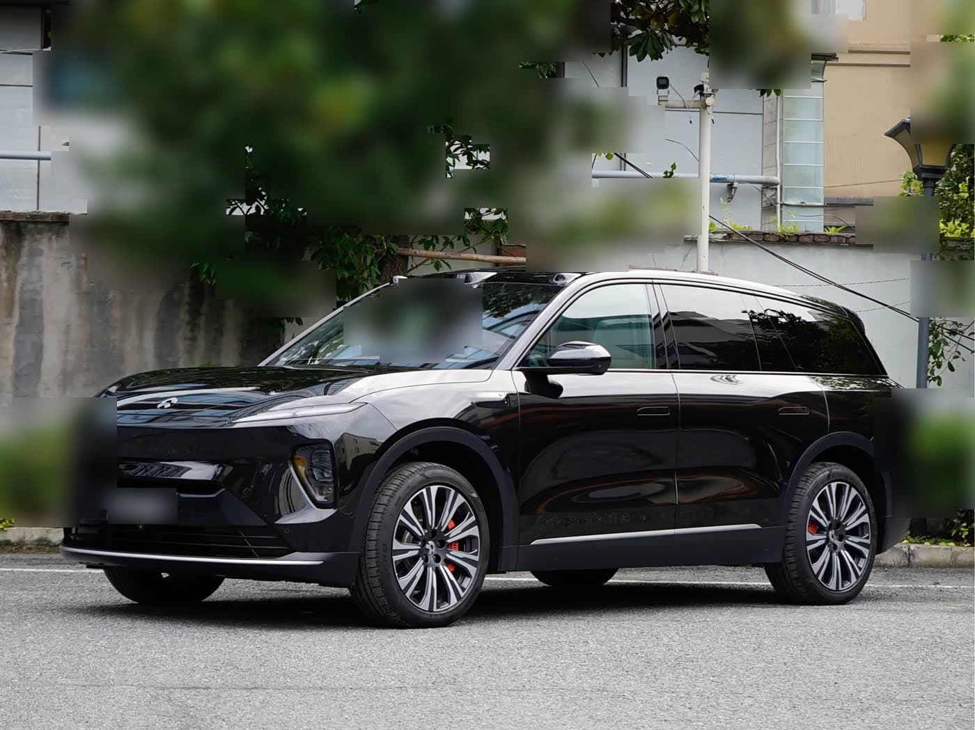 2024 NIO ES8 front exterior