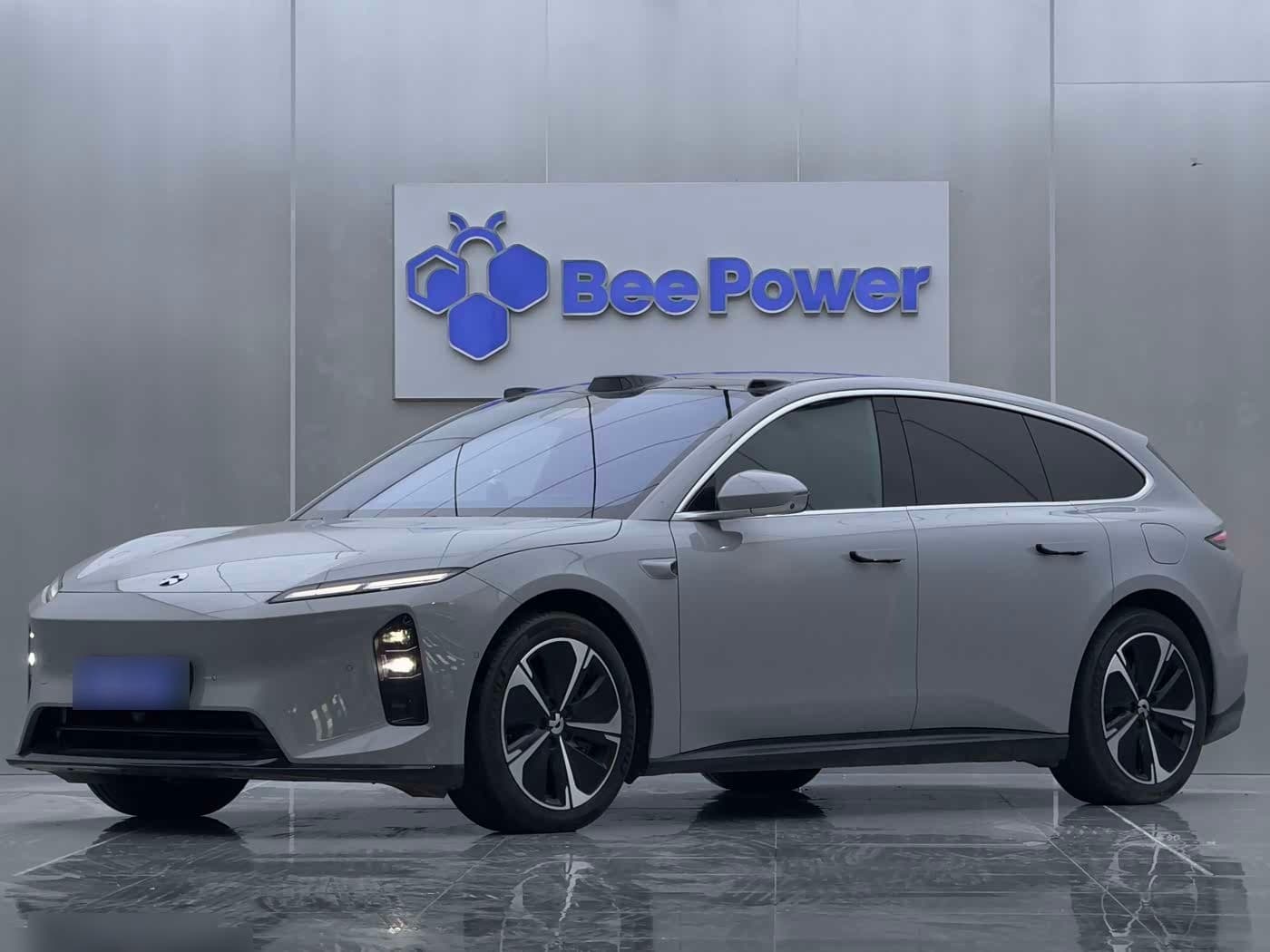 2025 NIO ET5T front exterior