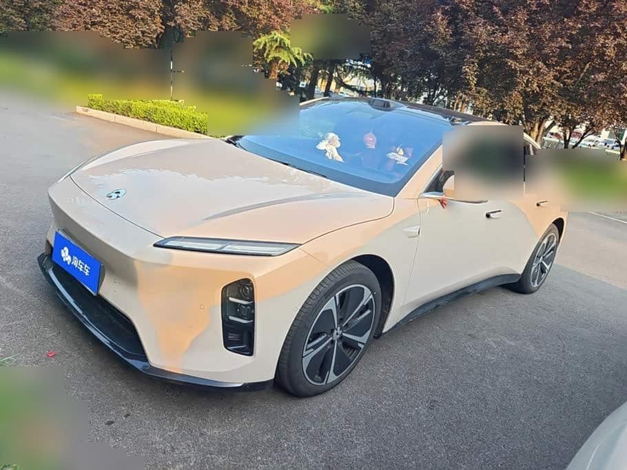 2025 NIO ET5