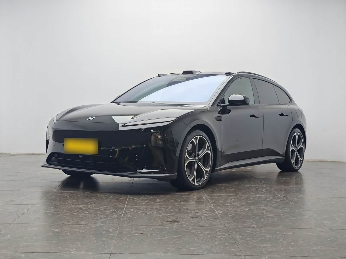 2023 NIO ET5T front exterior