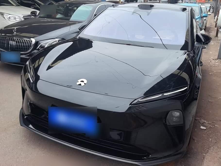2025 NIO ET5T front exterior