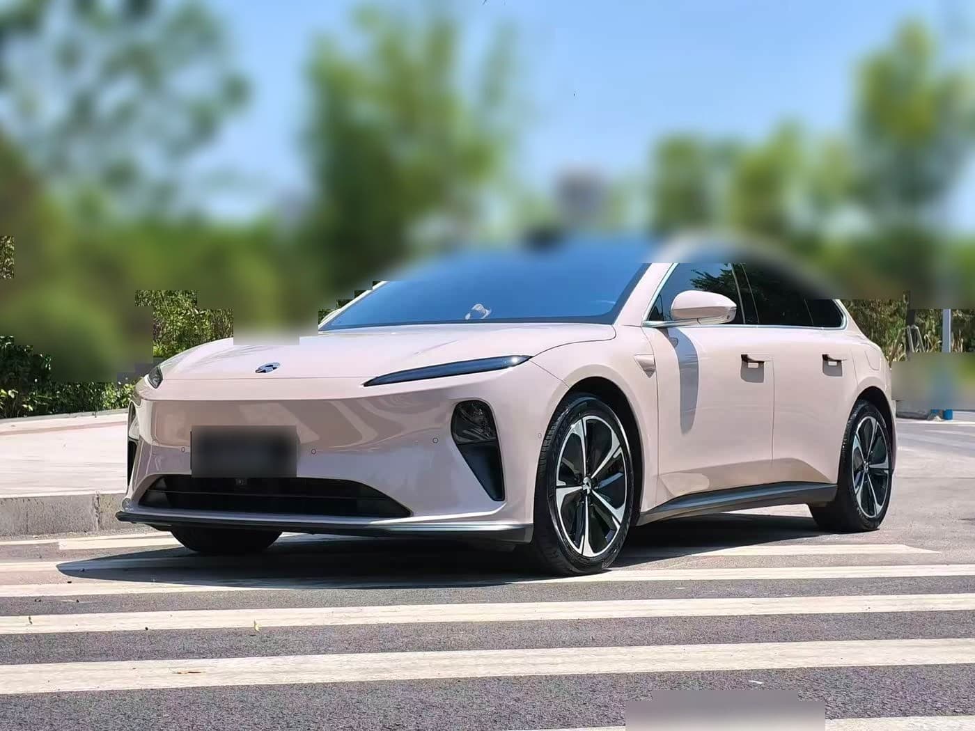 2023 NIO ET5T front exterior