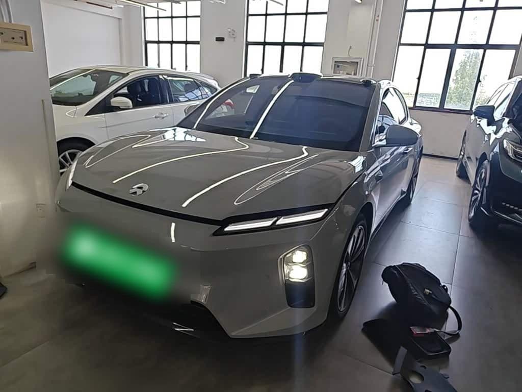 2025 NIO ET5