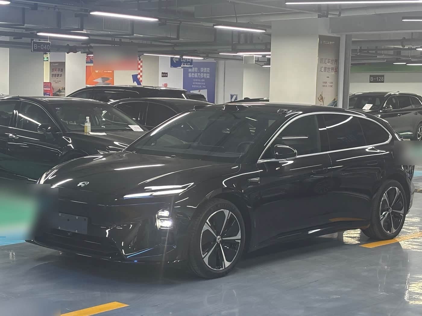 2025 NIO ET5T front exterior