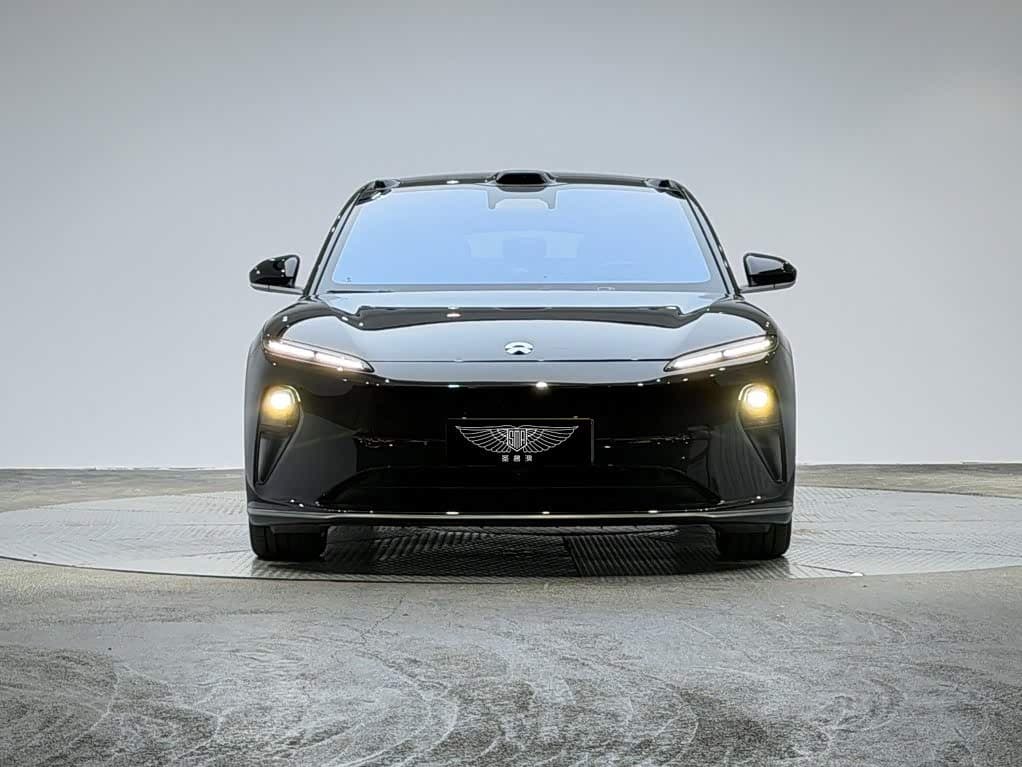 2023 NIO ET5T front exterior