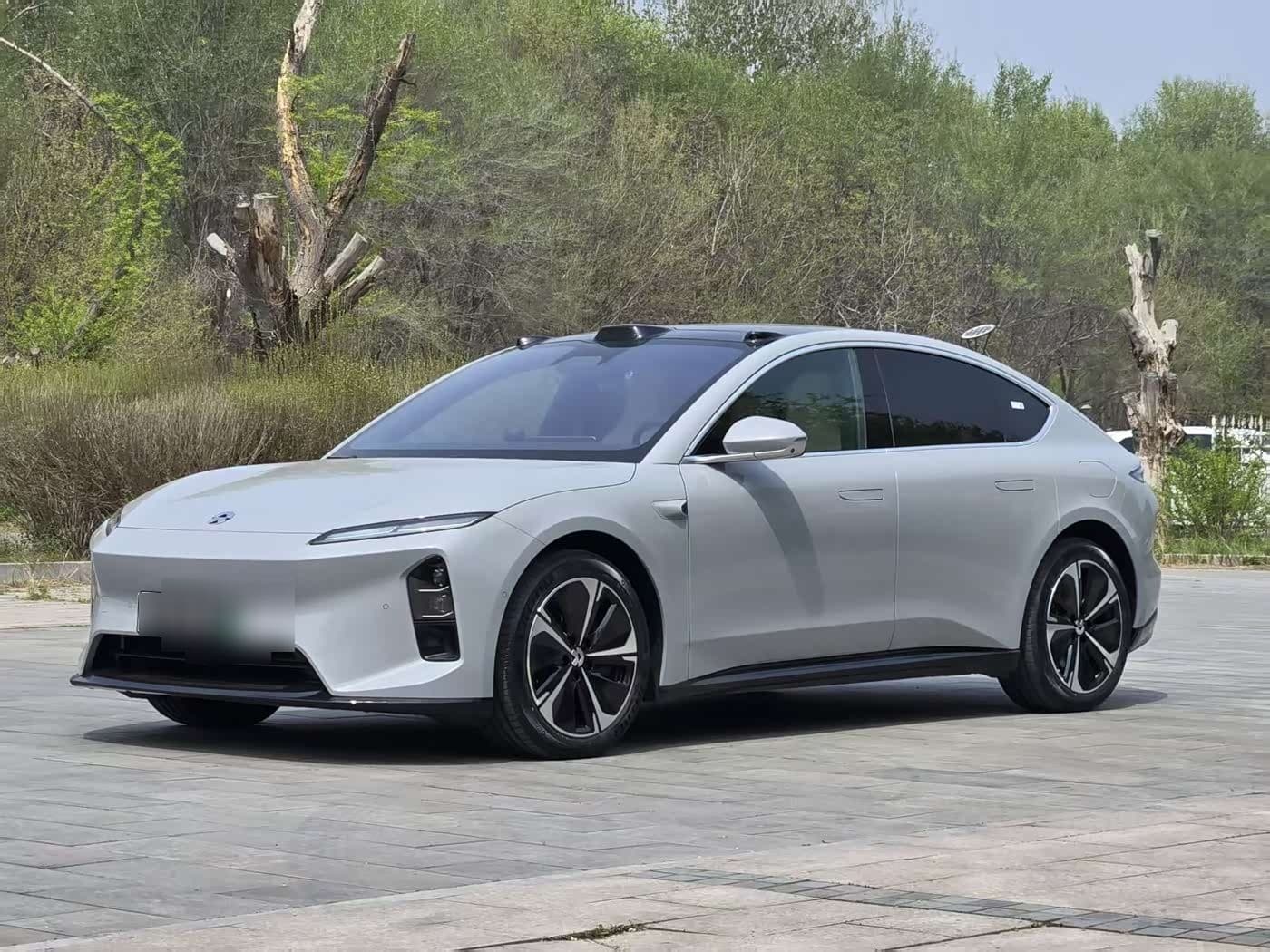2025 NIO ET5