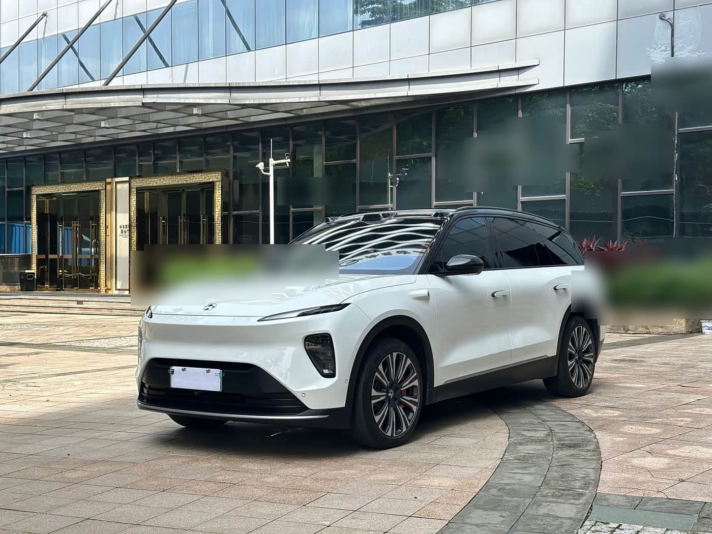 2022 NIO ES8 front exterior