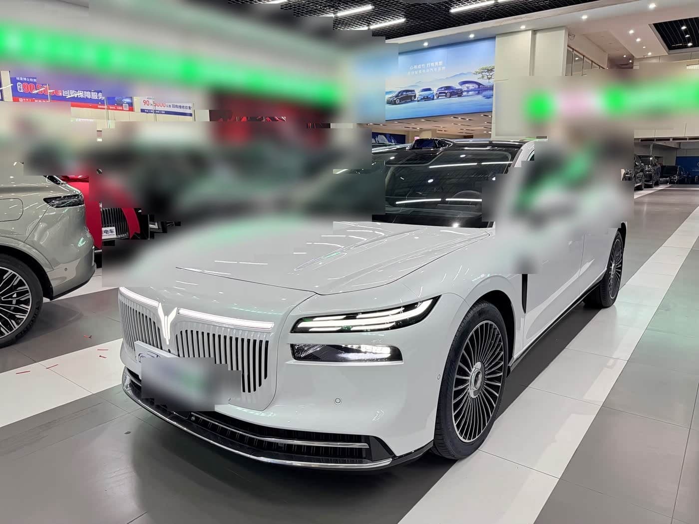 2025 Voyah Auto VOYAH Zhuiguang L front exterior