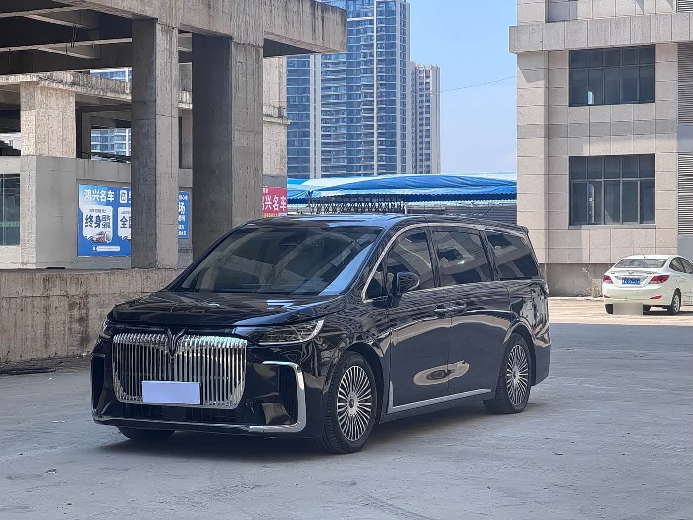 2024 Voyah Auto Voyah Dreamer front exterior