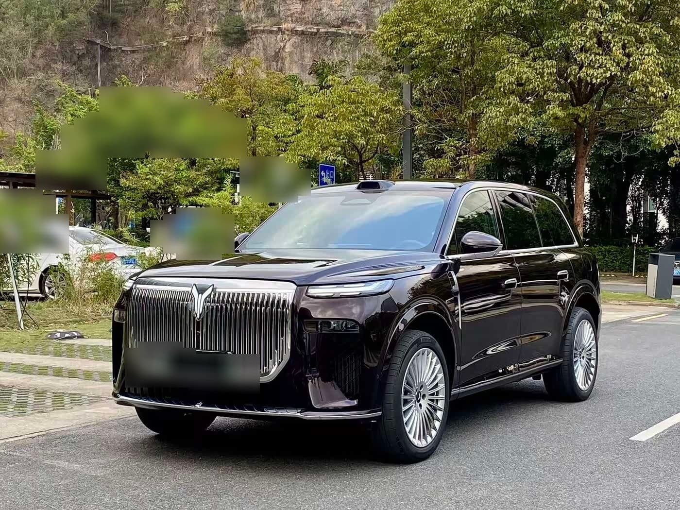2025 Voyah Auto VOYAH Taisan front exterior
