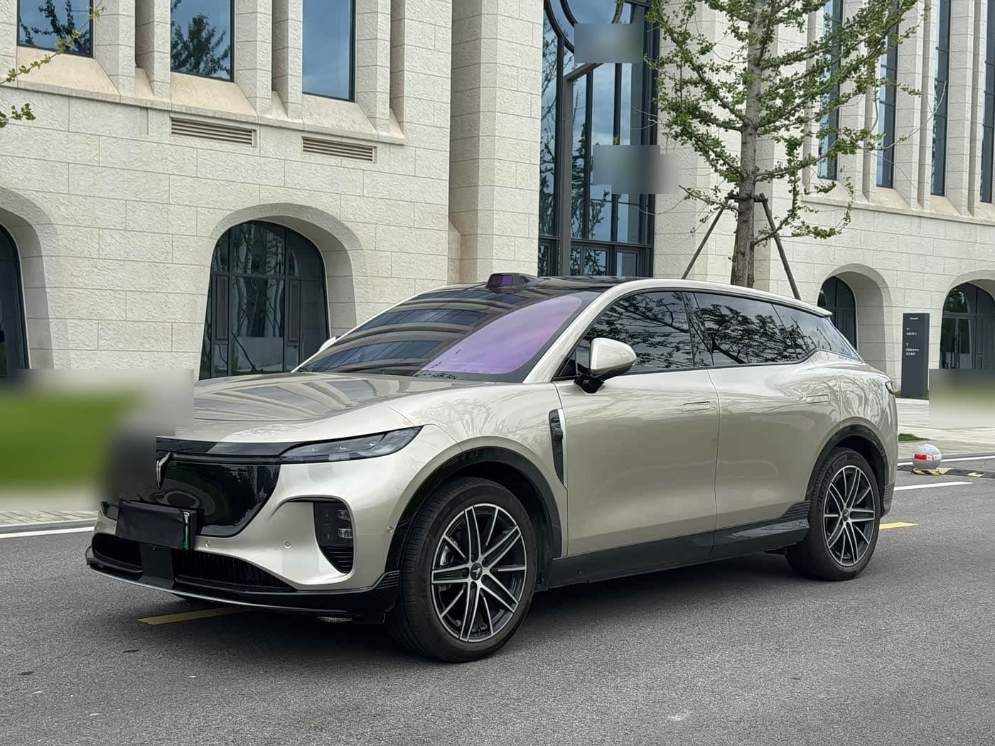 2025 Voyah Auto Voyah Zhiyin front exterior