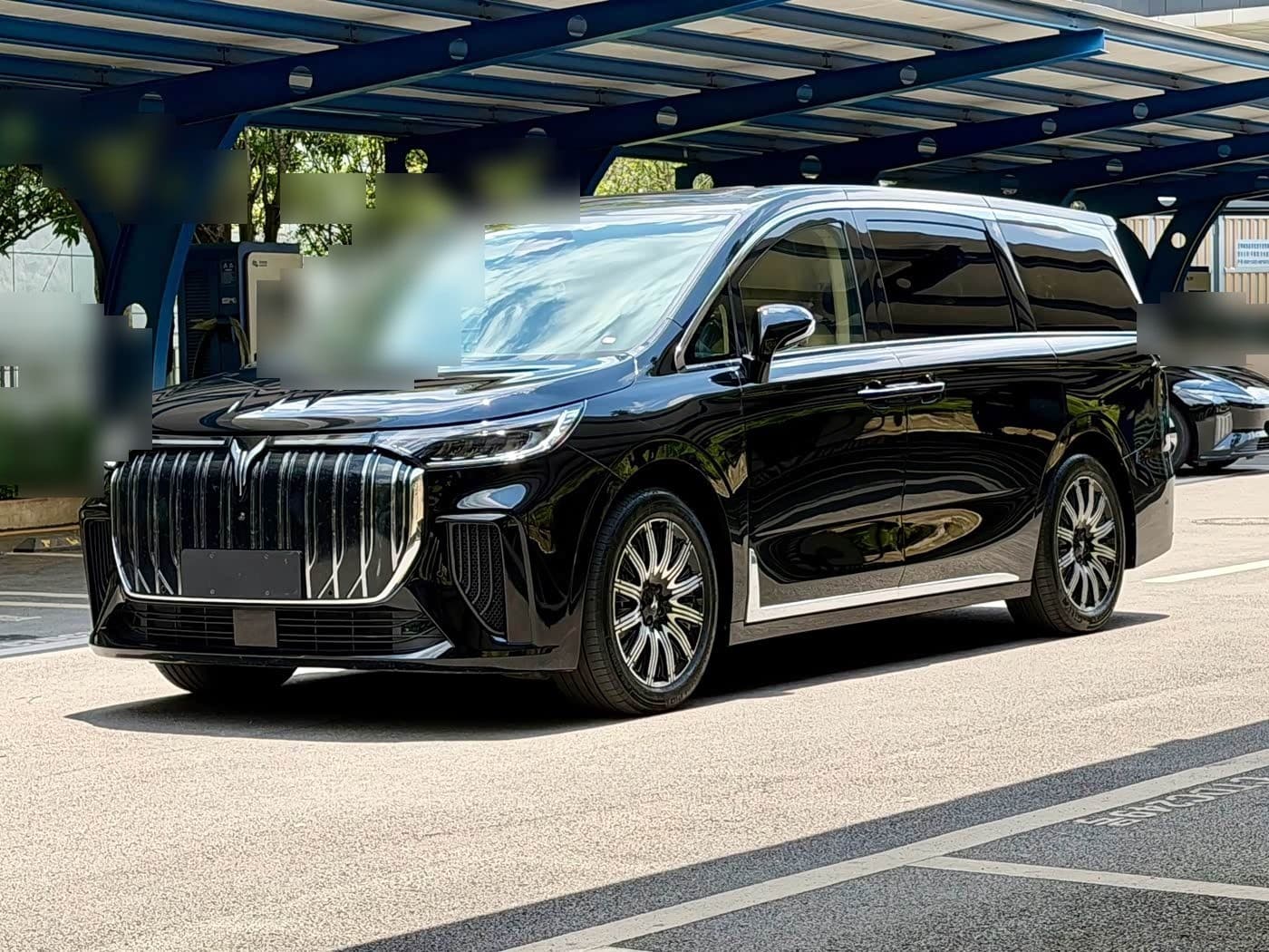 2024 Voyah Auto Voyah Dreamer front exterior