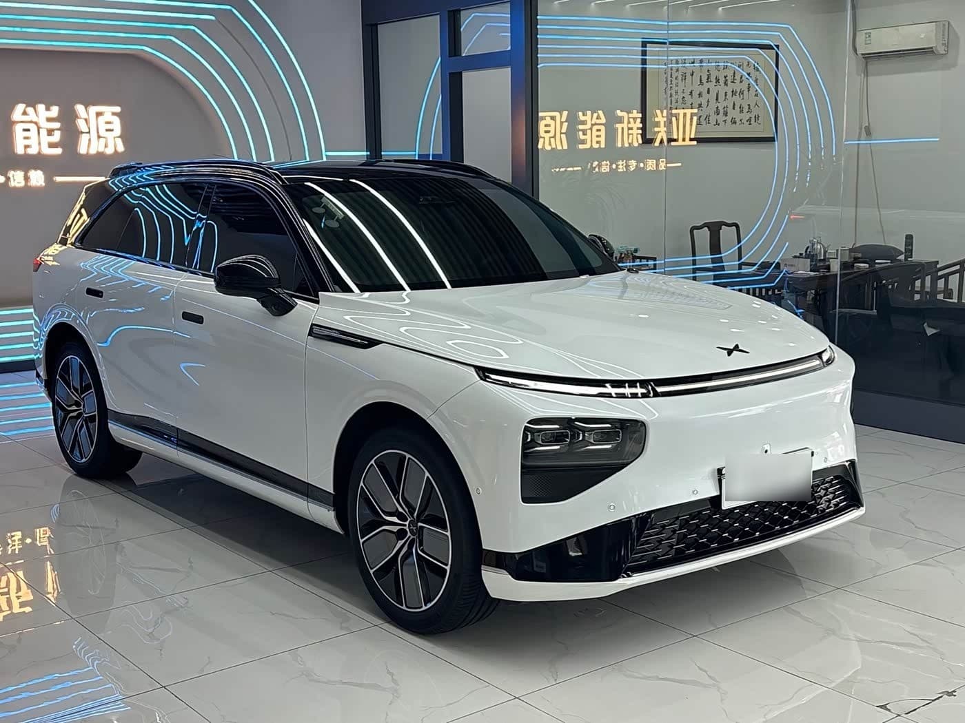 2022 XPeng G9 front exterior