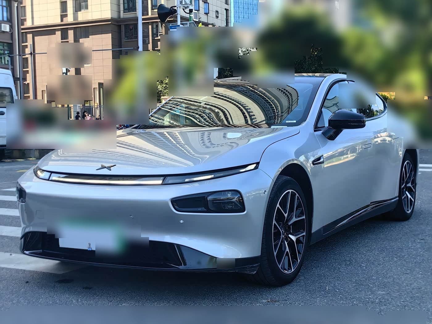 2023 XPeng P7 front exterior