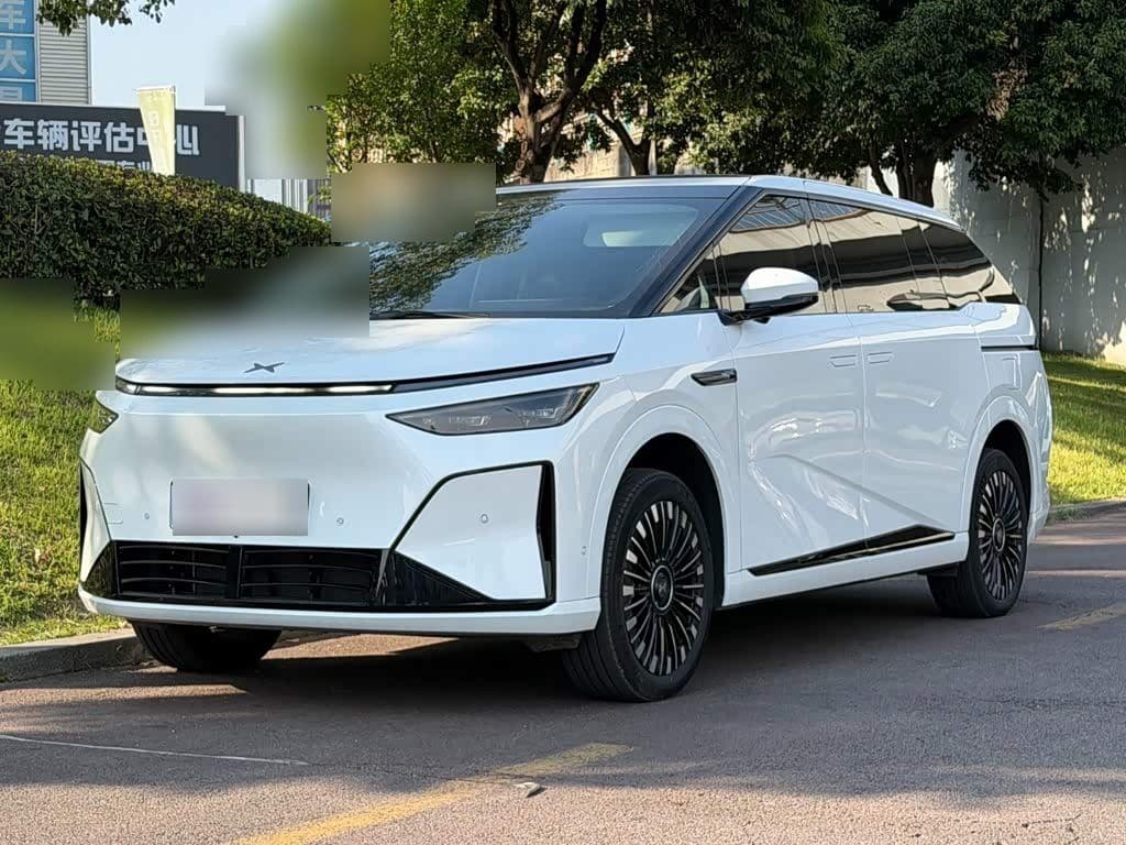 2025 XPeng X9