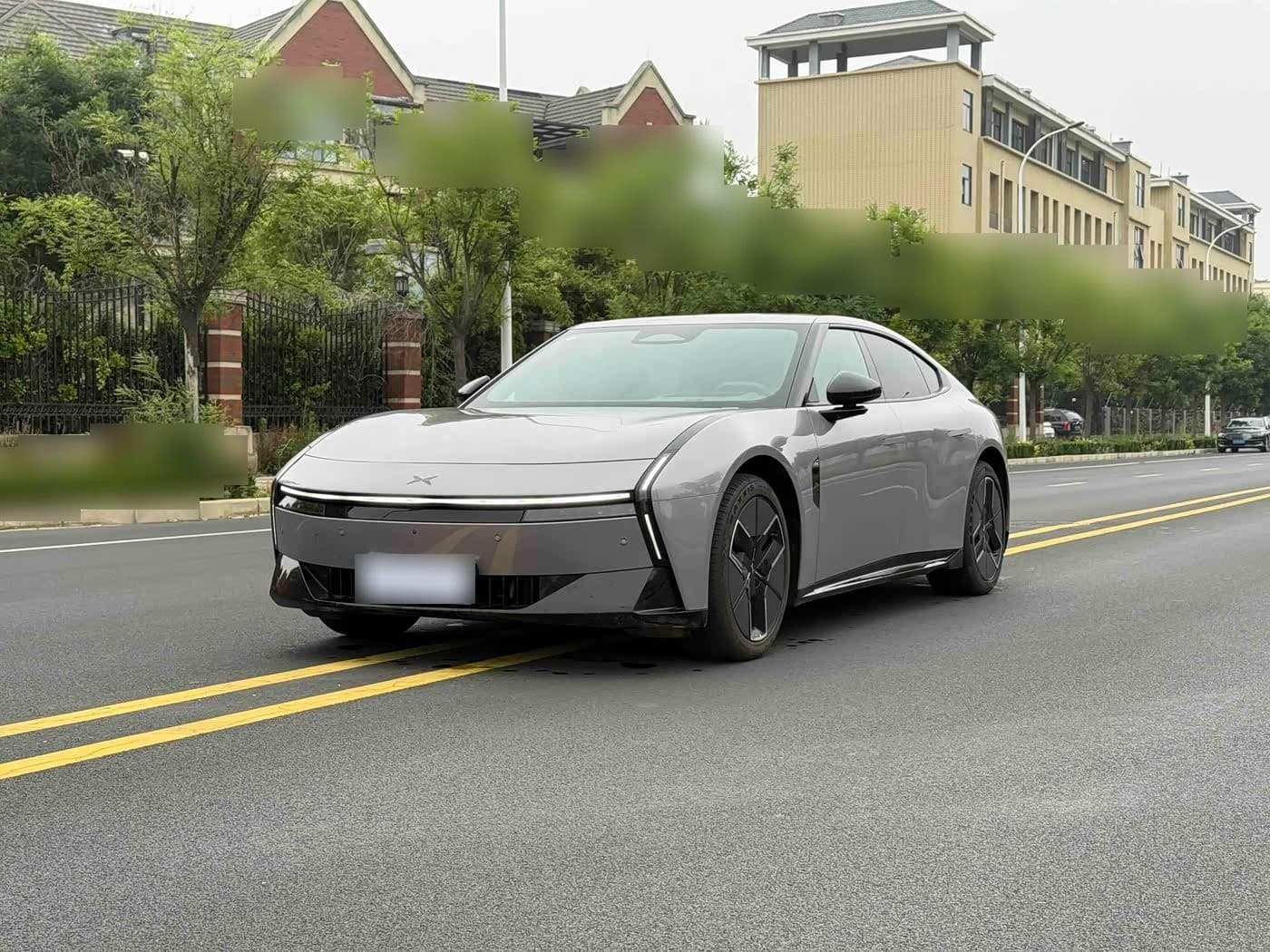 2025 XPeng P7 front exterior