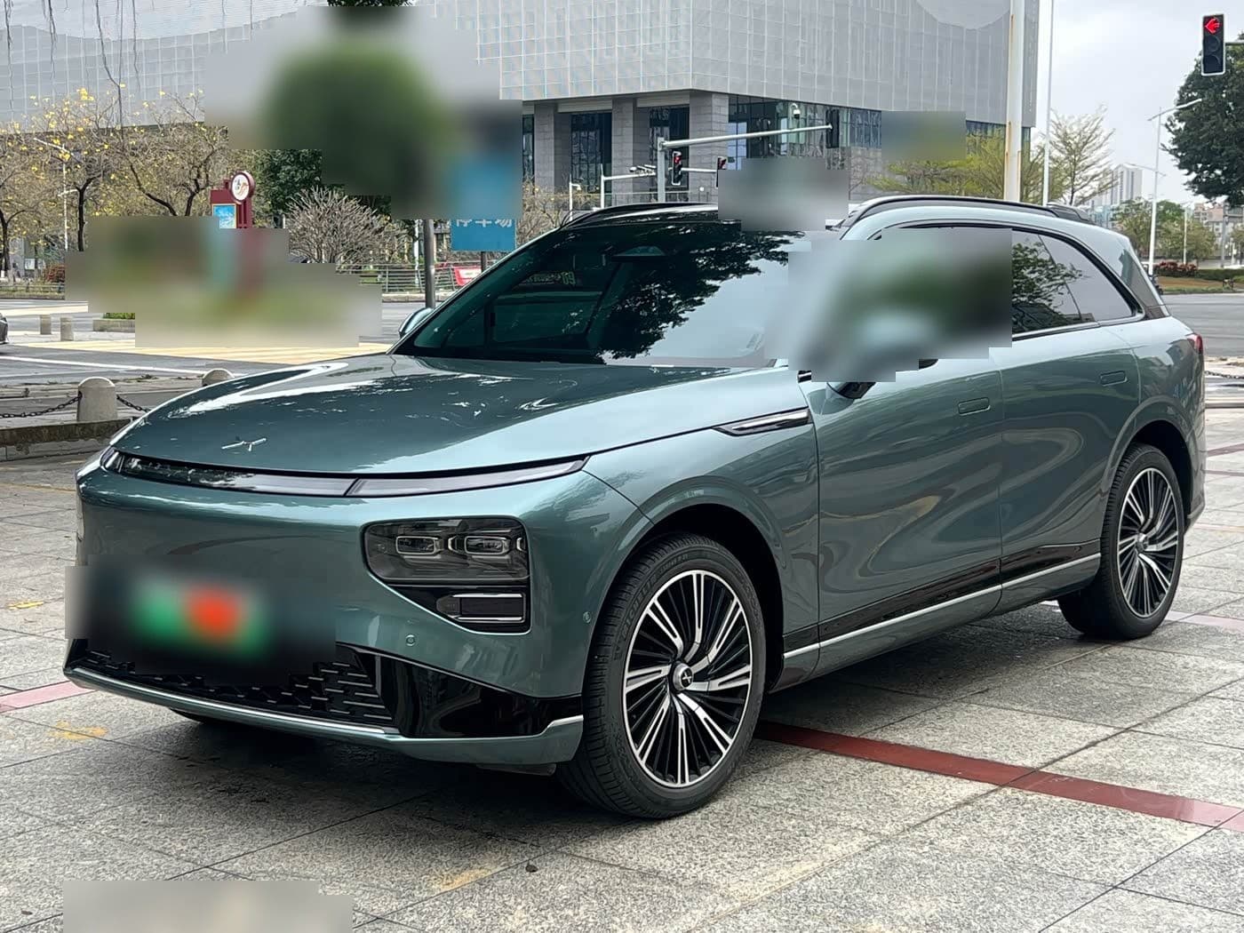 2023 XPeng G9 front exterior