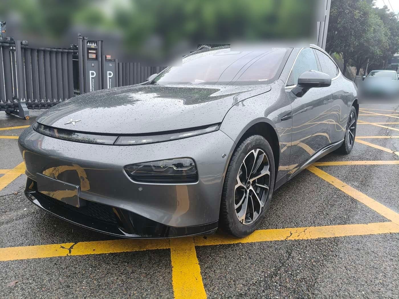 2022 XPeng P7 front exterior