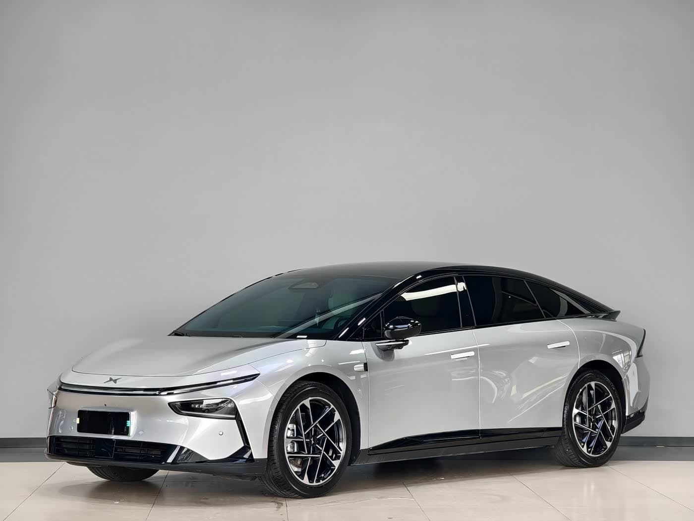 2024 XPeng P7+ front exterior
