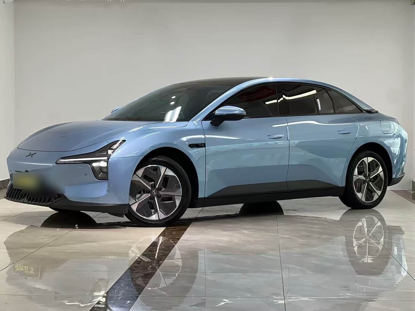 2025 XPeng MONA M03