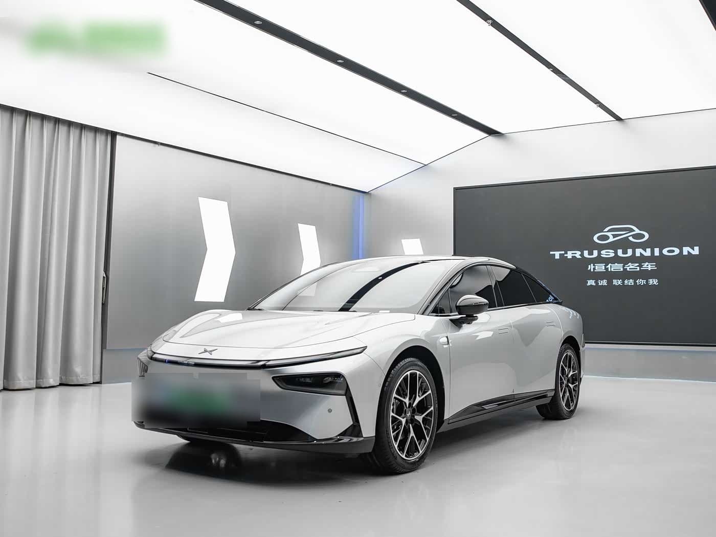 2025 XPeng P7+ front exterior