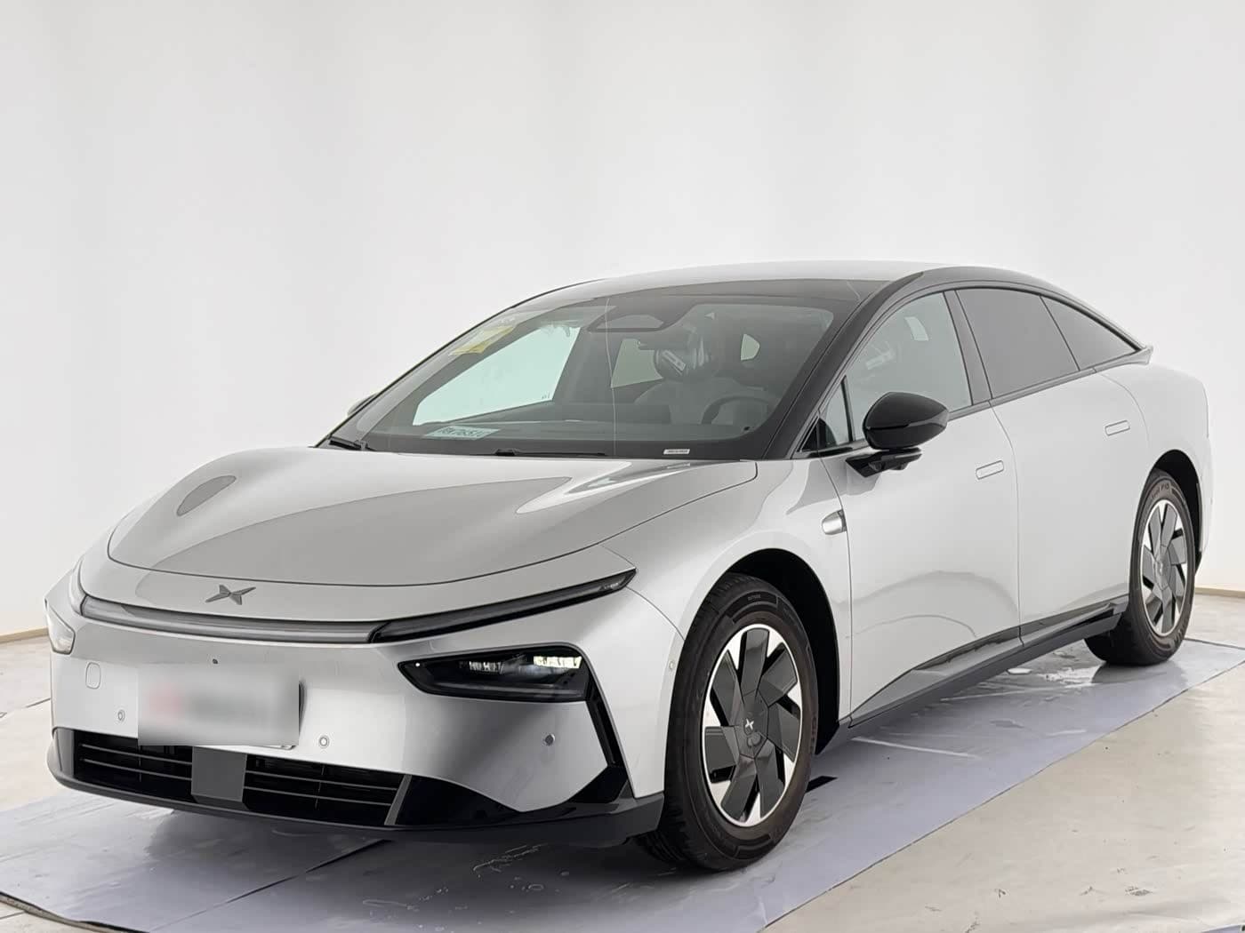 2024 XPeng P7+ front exterior