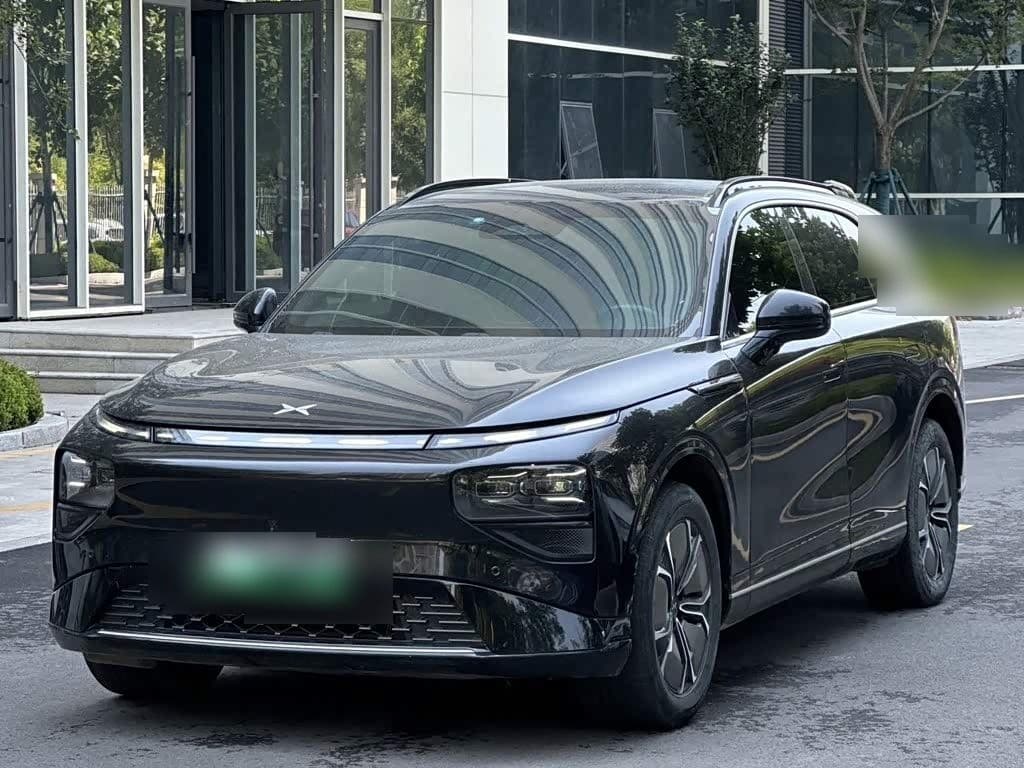 2023 XPeng G9 front exterior