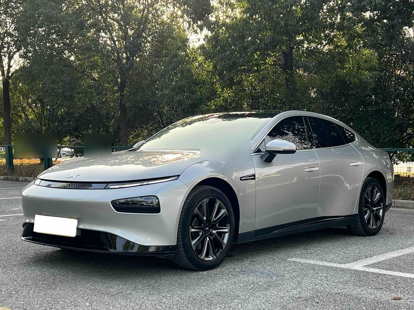 2022 XPeng P7 front exterior