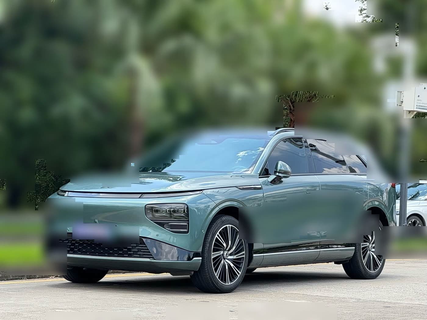 2023 XPeng G9
