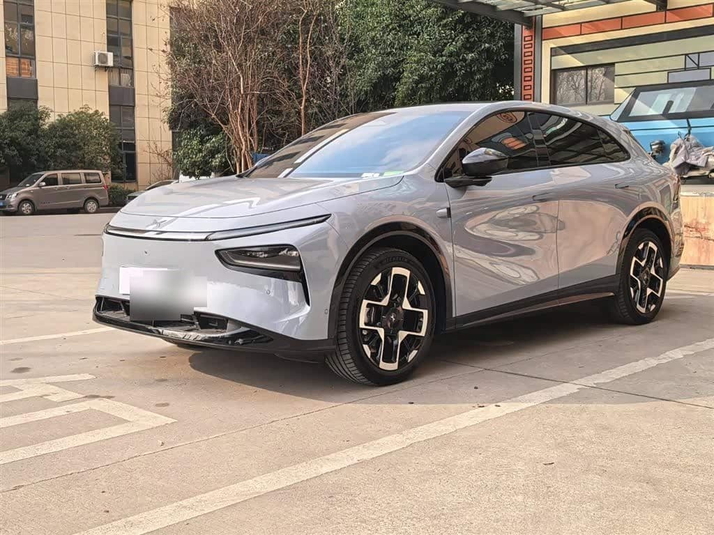 2025 XPeng G7 front exterior