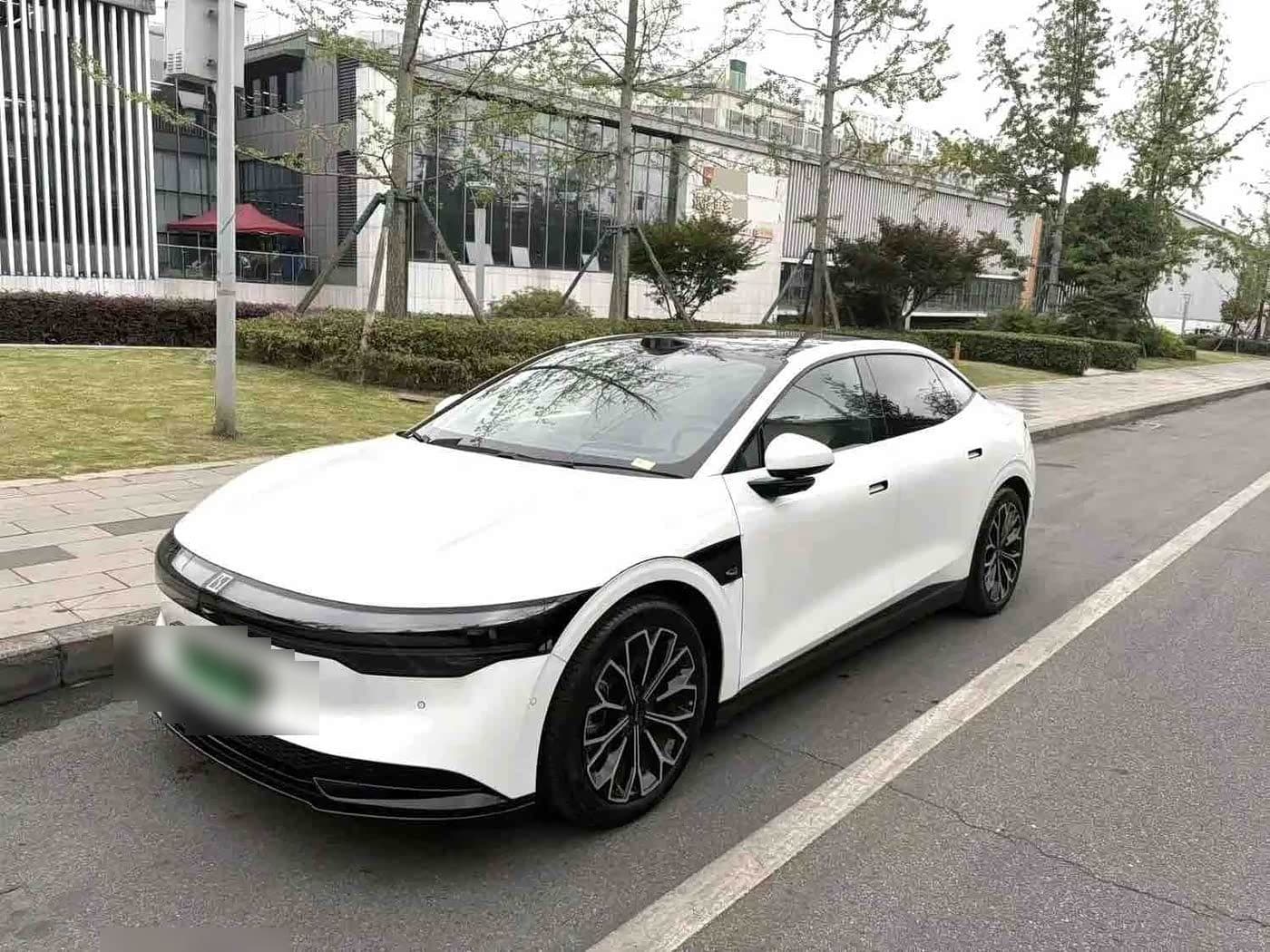 2024 Zeekr 007 front exterior