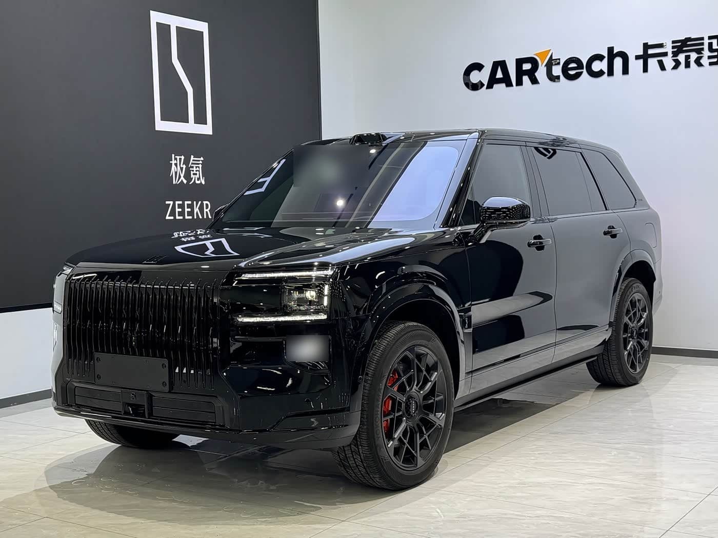 2025 Zeekr 9X front exterior