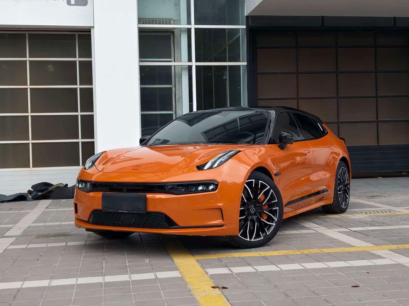 2023 Zeekr 001 front exterior